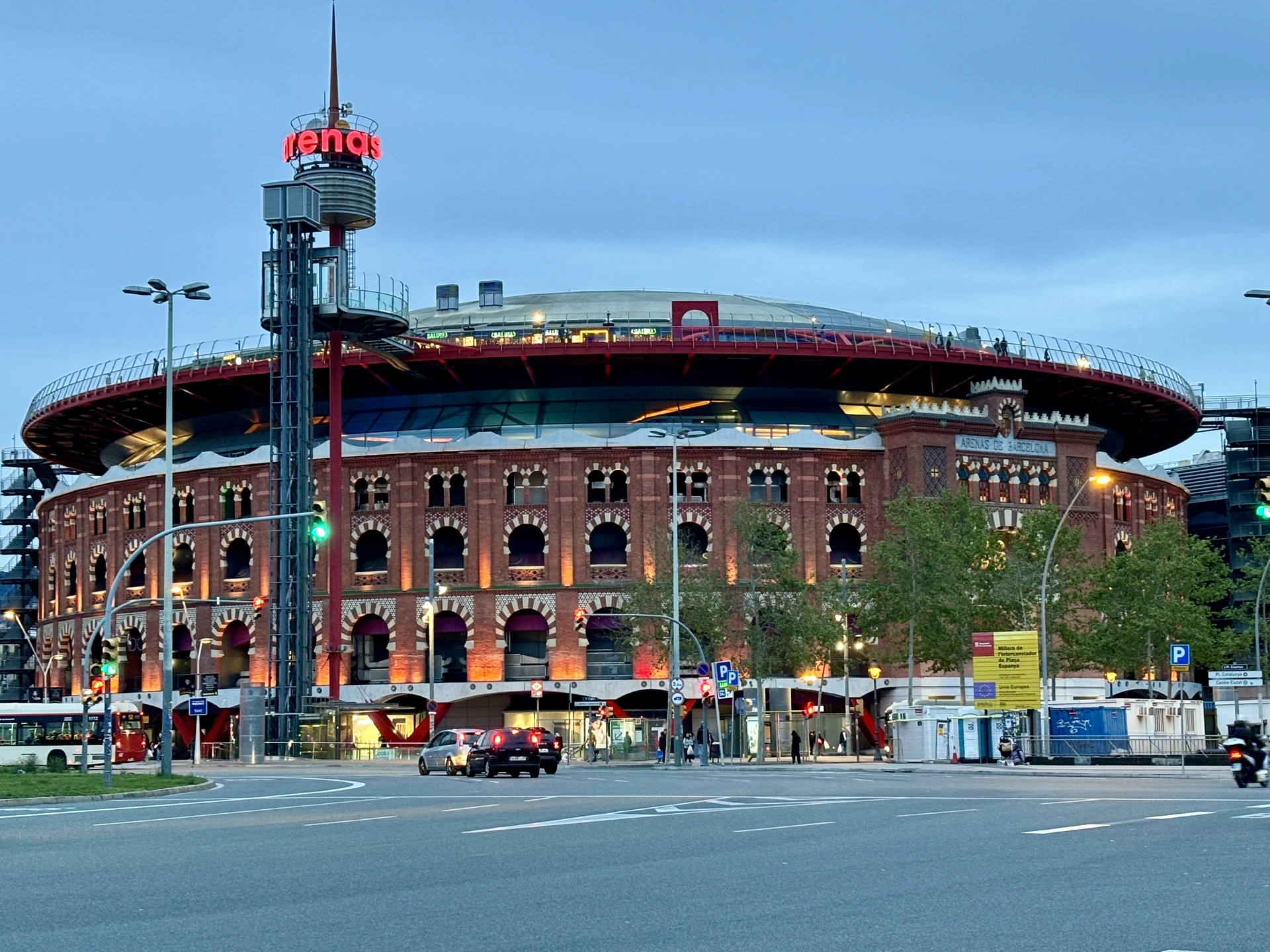 A spectacular interior view of Arenas de Barcelona